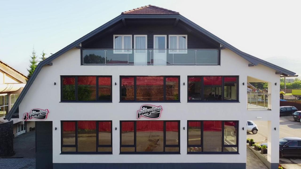 Hotel Palya *